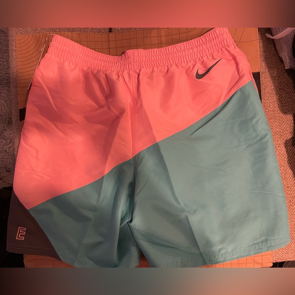 Men’s BRAND NEW Nike swim shorts - Picture 2 of 5